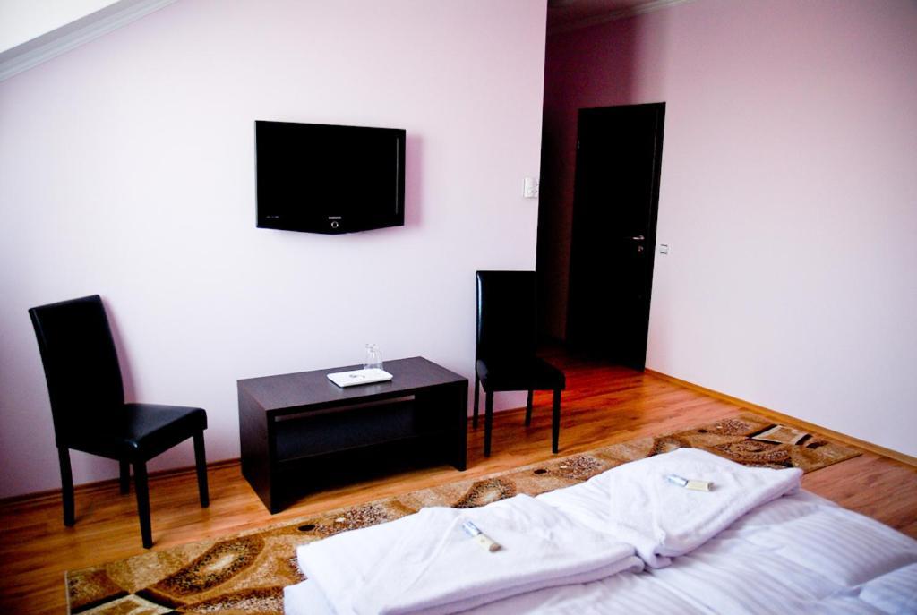 Pazonyi Fogado Es Etterem Hotell Nyírpazony Rom bilde